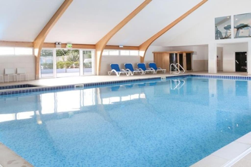 Retallack Resort 4 Bedroom Lodge - Hot Tub For Hire On Request -Pool & Spa Падстоу Екстериор снимка